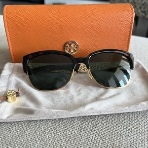 Tory Burch Wayfarer Sunglasses